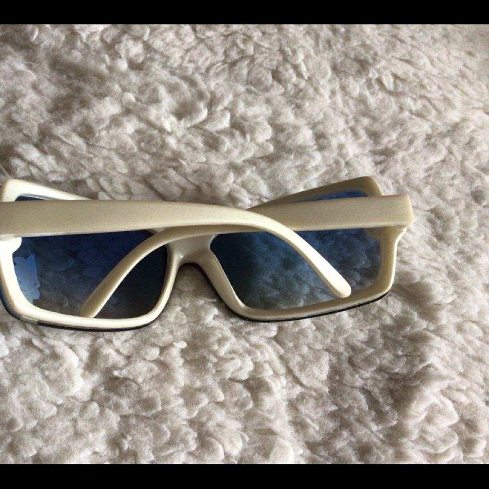 Disney Tinker Bell Sunglasses Blue Gradient Lense - Picture 3 of 7